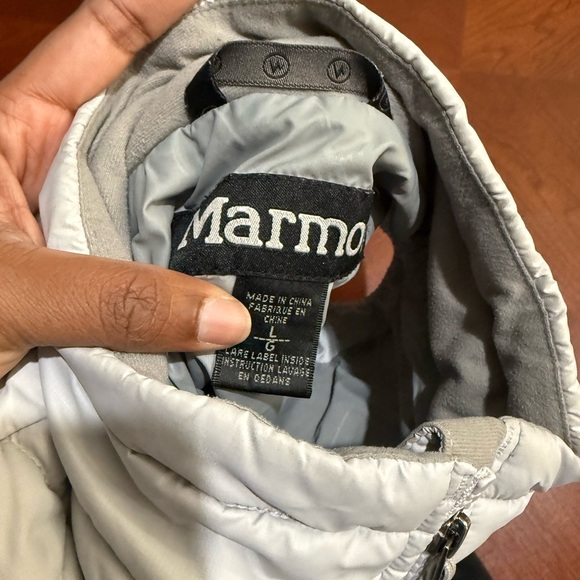 Marmot Women's Quilted kitzbuhl Vest in white and Black - Picture 10 of 14